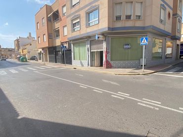 Local comercial en venda a SIERRA NEVADA 29