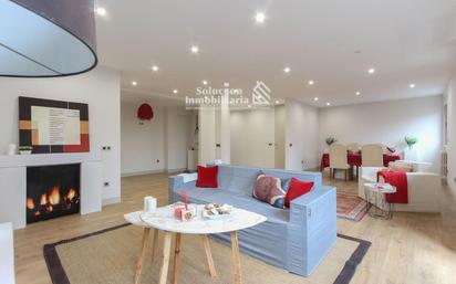 Sala d'estar de Pis en venda en Salamanca Capital amb Calefacció i Terrassa