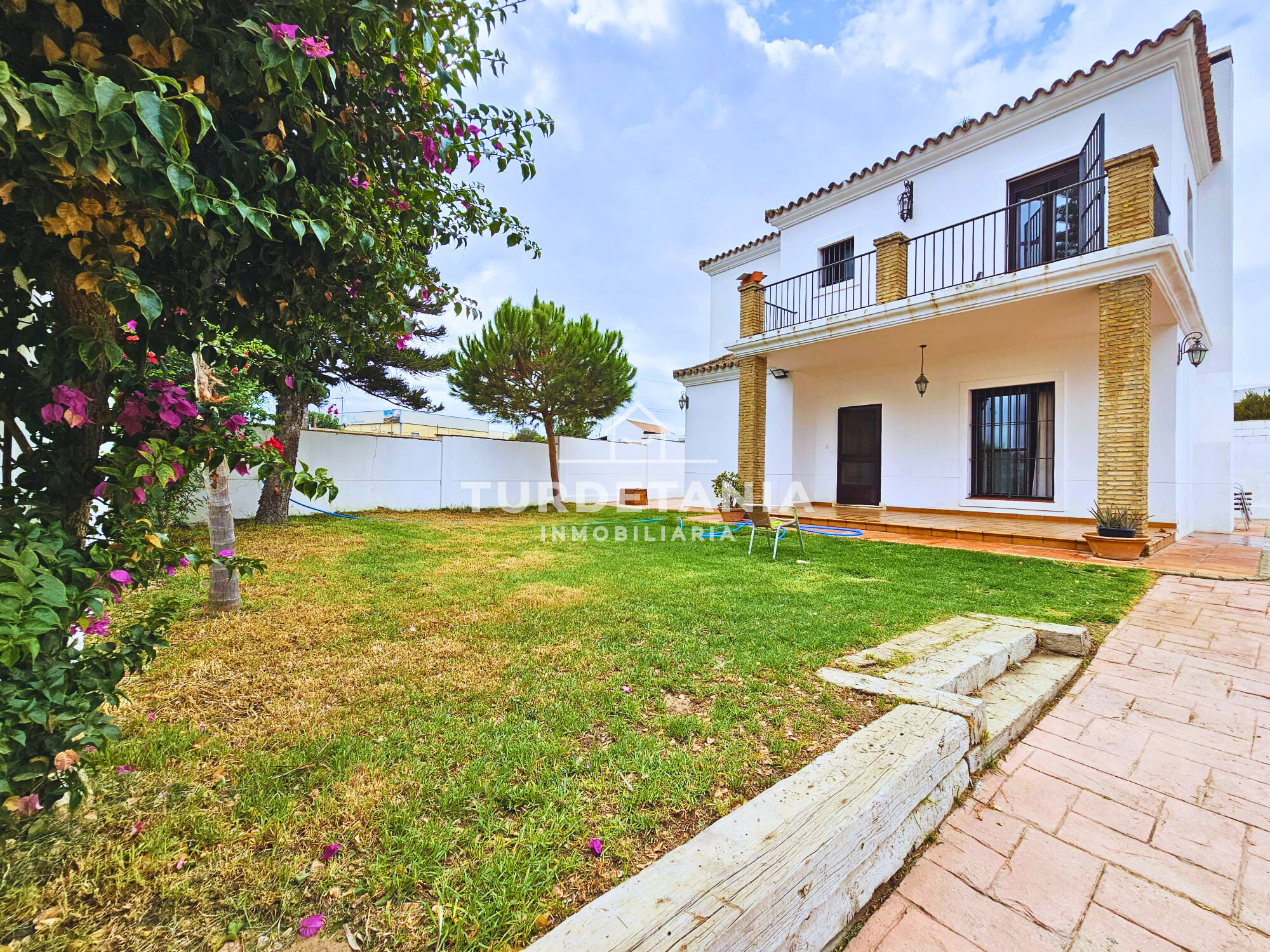 Jardí de Casa o xalet en venda en Sanlúcar de Barrameda amb Aire condicionat, Jardí privat i Terrassa
