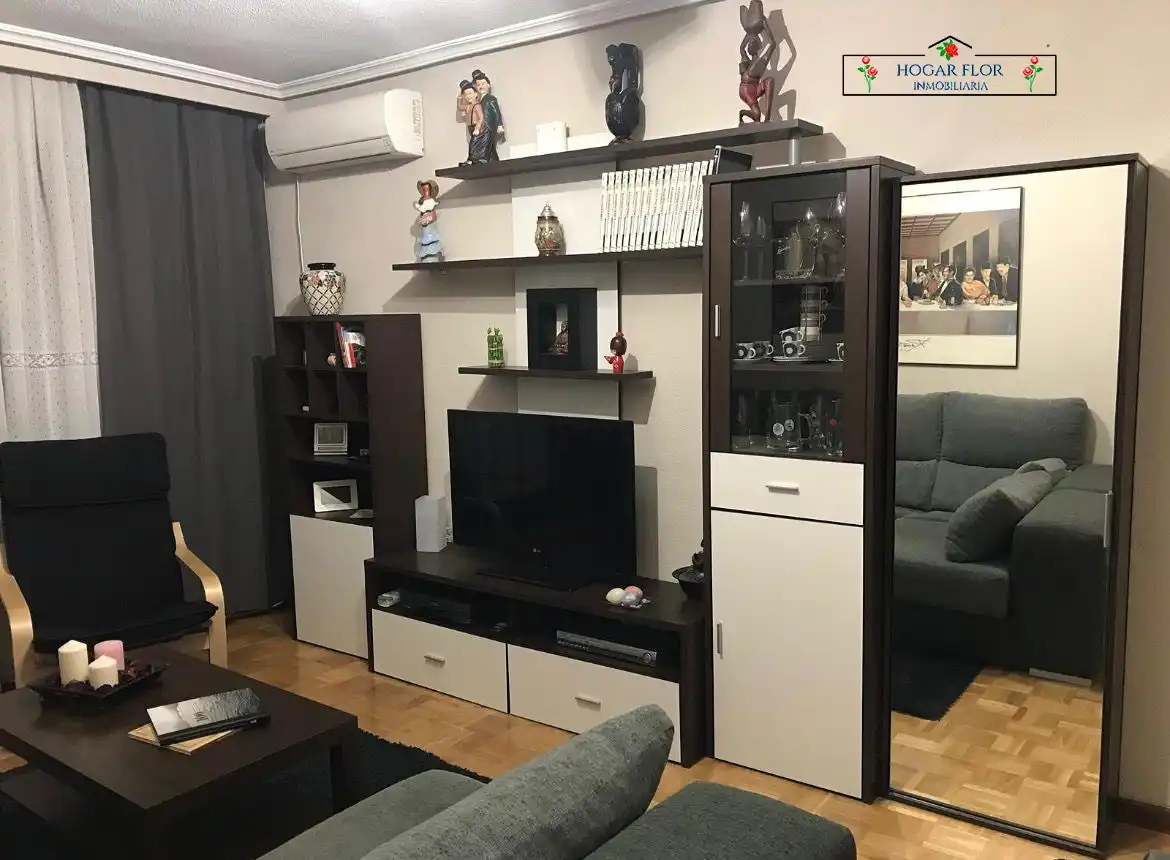Wohnzimmer von Wohnung zum Verkauf in Salamanca mit Klimaanlage, Heizung und Parkett