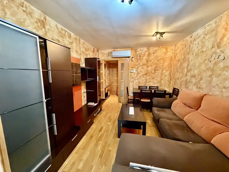 Living room of Flat for sale in Madrid  with Air Conditioner and Heating