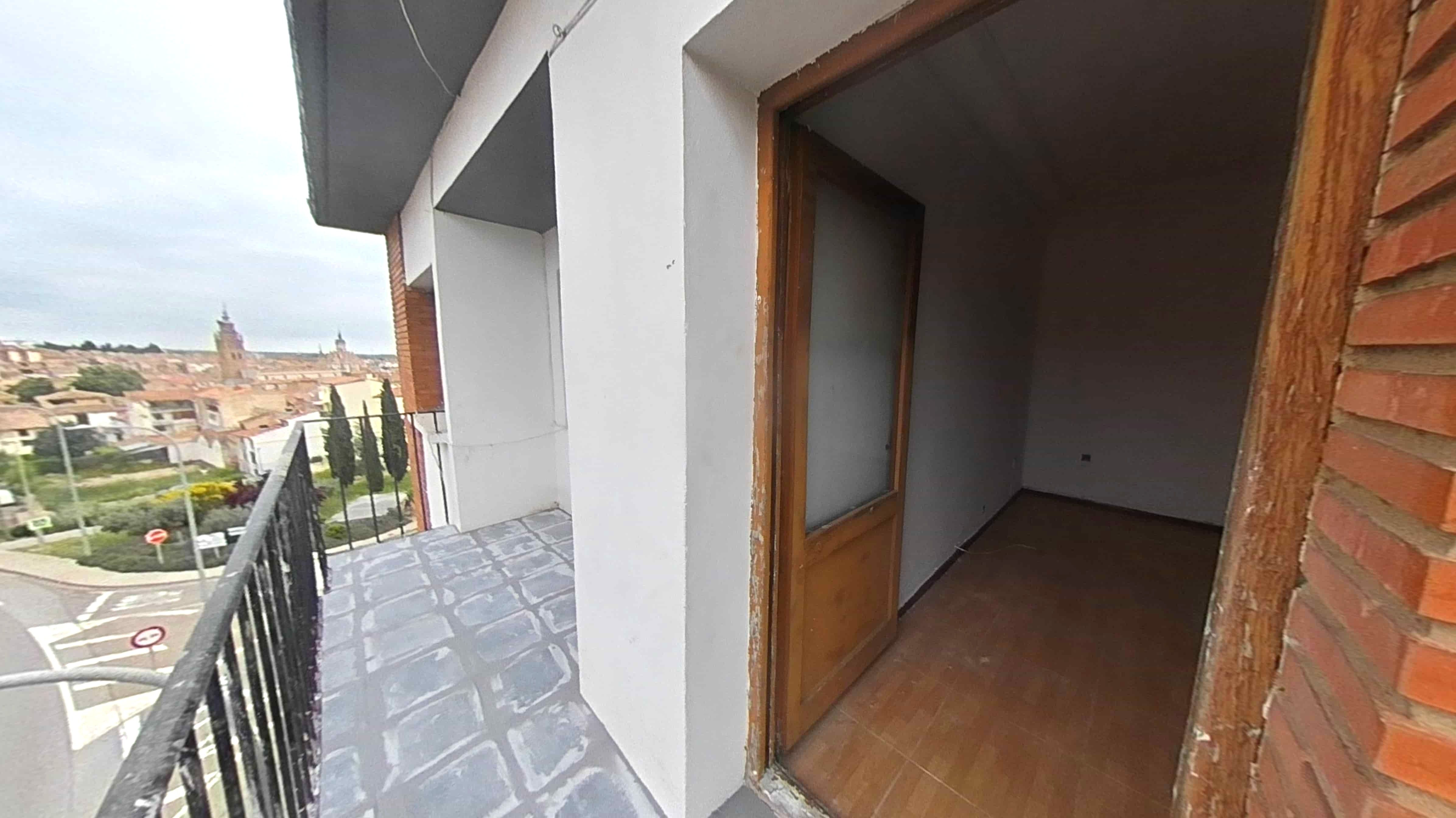 Flat for sale in Cajal Teresa, Tarazona