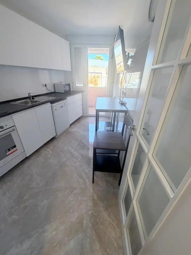 Cuina de Dúplex de lloguer en Seseña amb Aire condicionat, Calefacció i Jardí privat