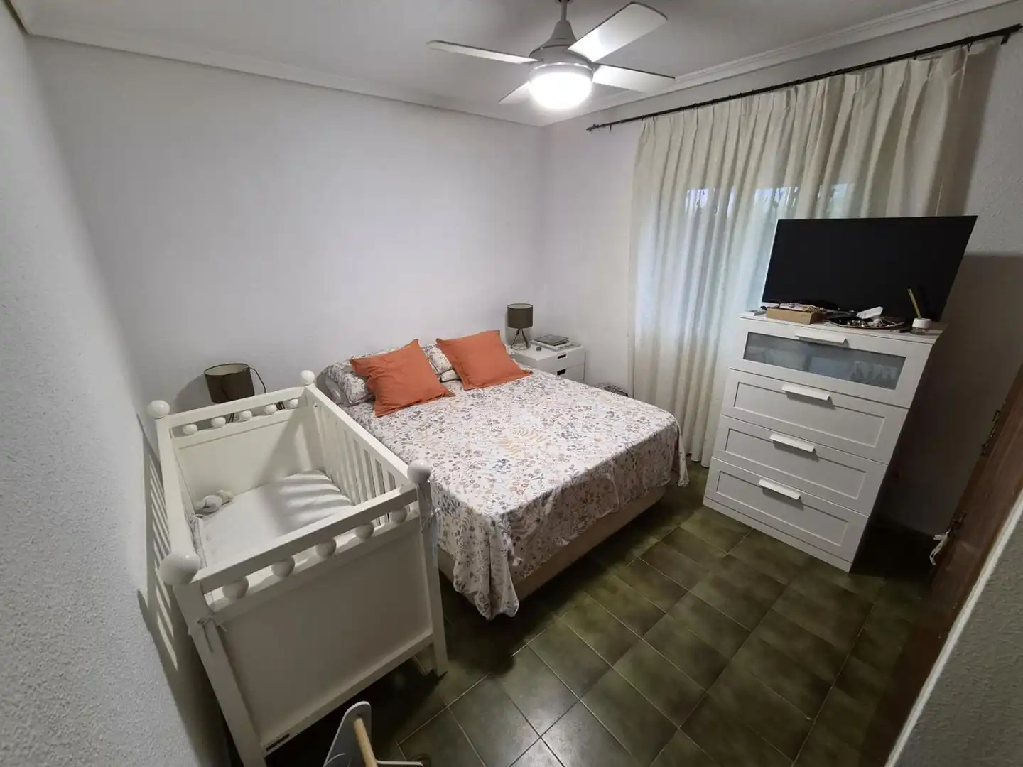 Dormitori de Casa adosada en venda en Benicasim / Benicàssim amb Calefacció, Terrassa i Traster