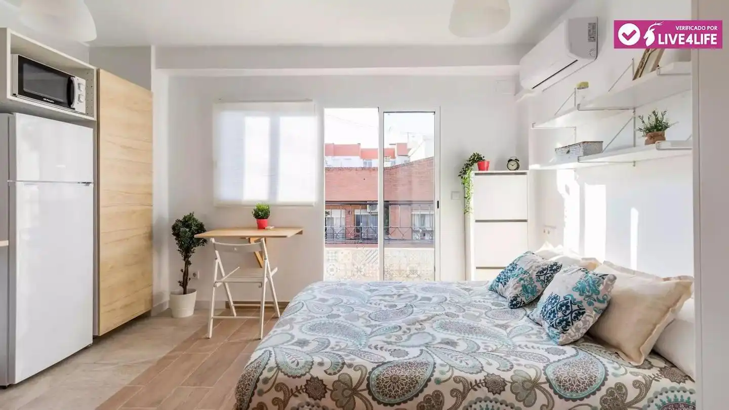 Study for rent in Felipe Salvador, Aiora