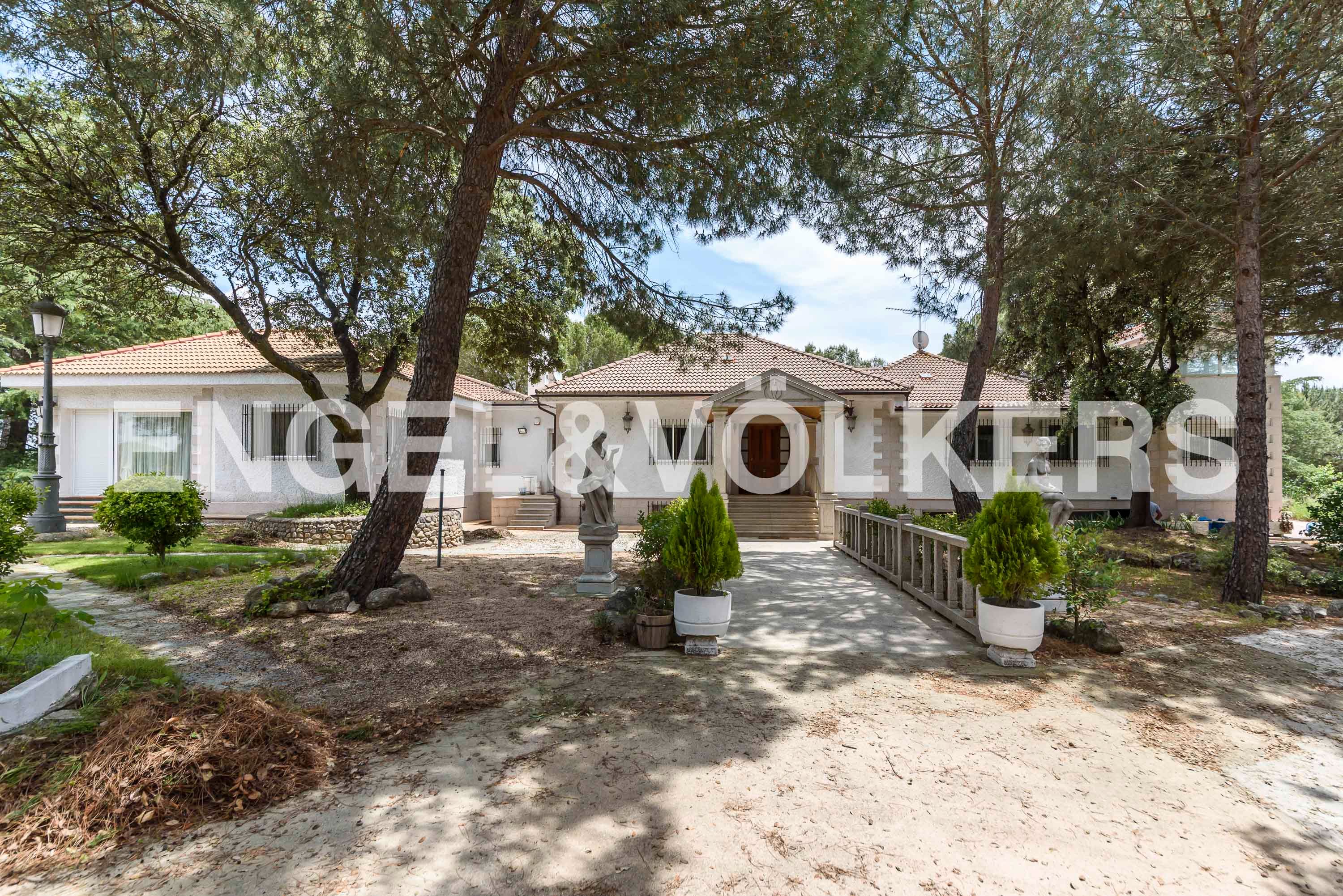 House or chalet for sale in Villanueva de la Cañada  with Heating and Swimming Pool