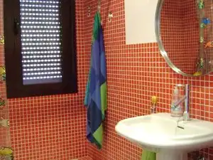 Baño de Casa o chalet de alquiler en Cobisa con Aire acondicionado, Calefacción y Jardín privado