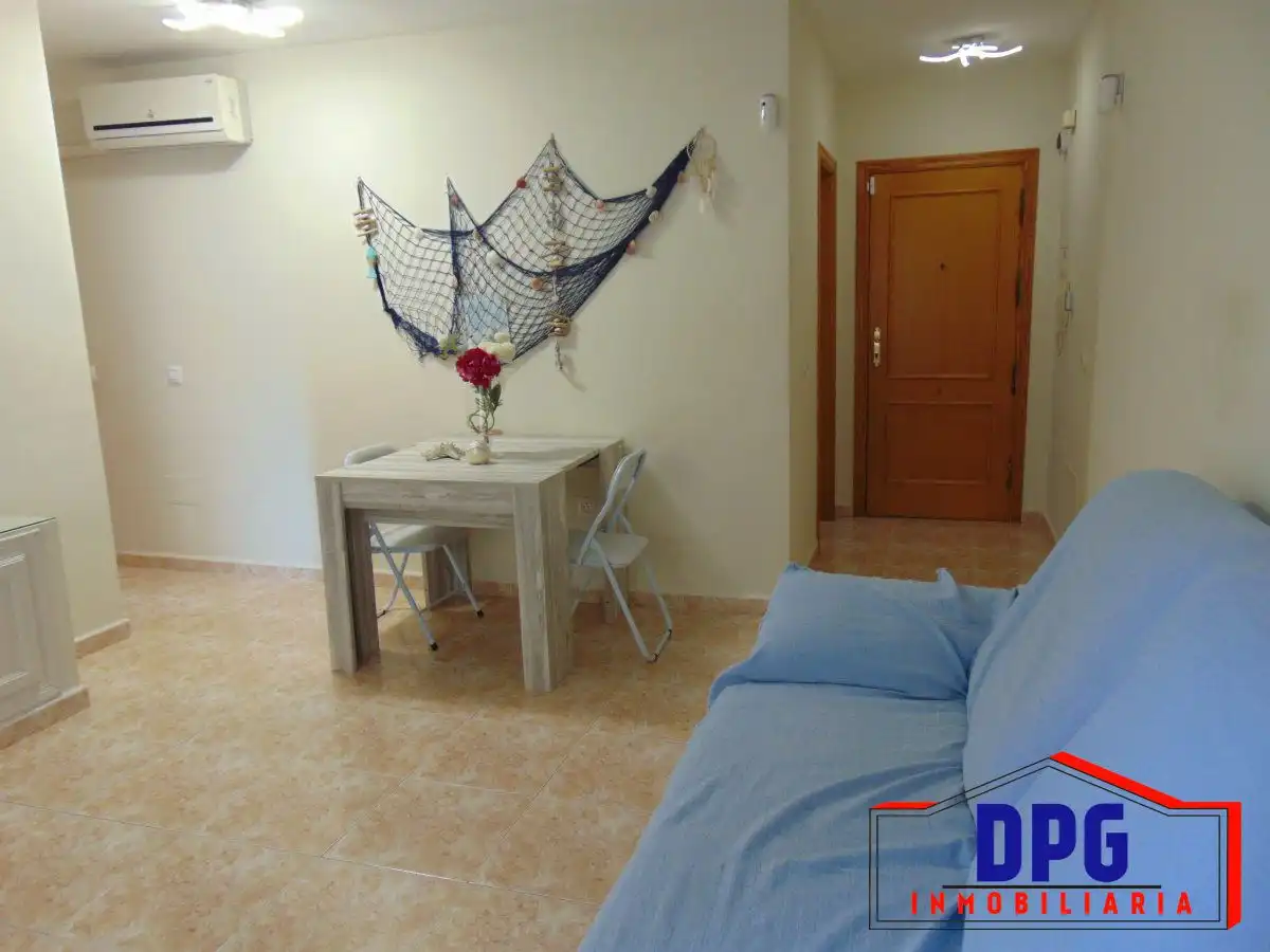 Sala de estar de Apartamento en venta en Garrucha con Aire acondicionado y Amueblado