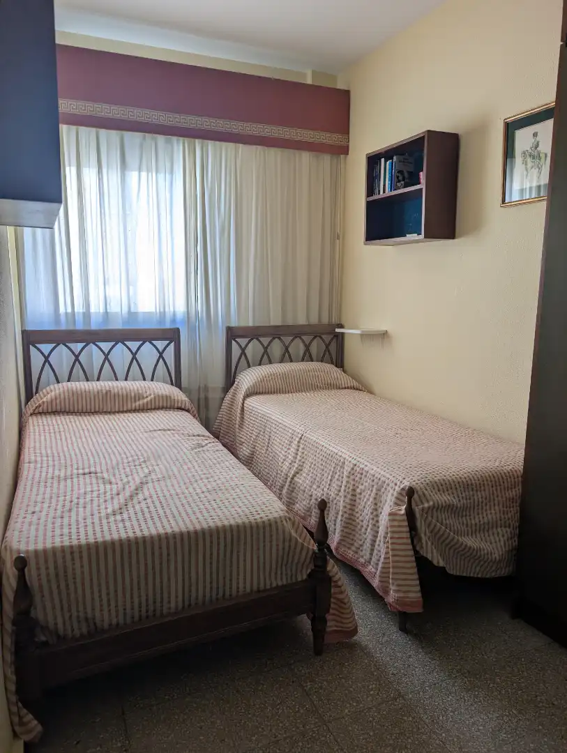 Bedroom of Flat for sale in Sevilla  with Air Conditioner, Furnished and Balcony
