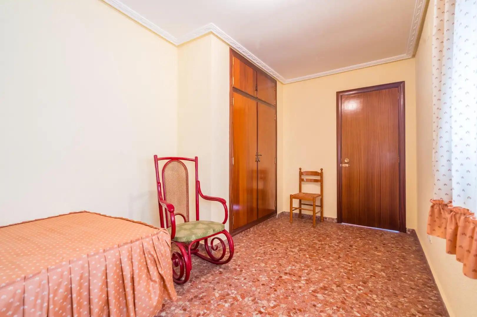 Habitación de Casa adosada en venta en Sagunto / Sagunt con Terraza