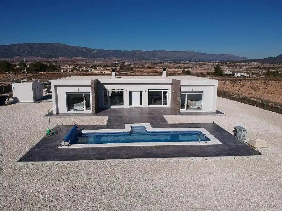 Villa avec piscine à vendre à El Pinós / Pinoso
