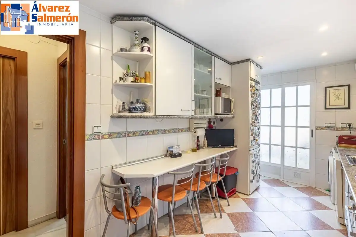 Kitchen of Houses for sale in Altos de la Zubia