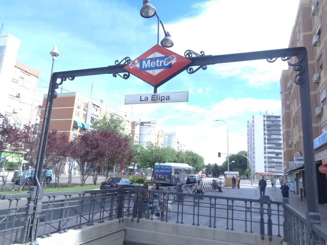 Vista exterior de Local de alquiler en Ciudad Lineal