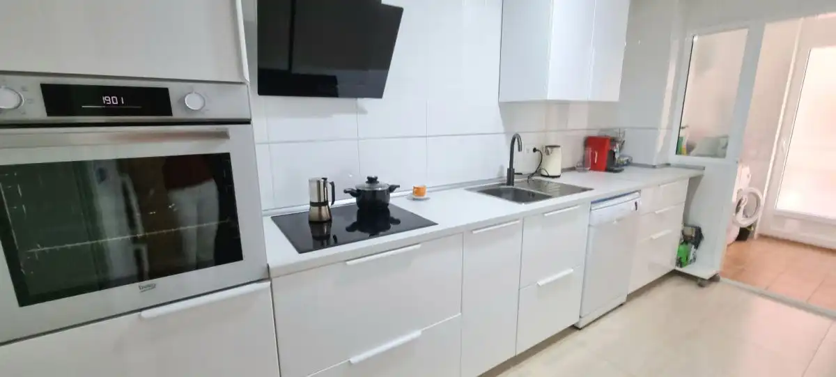 Appartamento con terrazza in affitto a Casco Antiguo, imagen 5