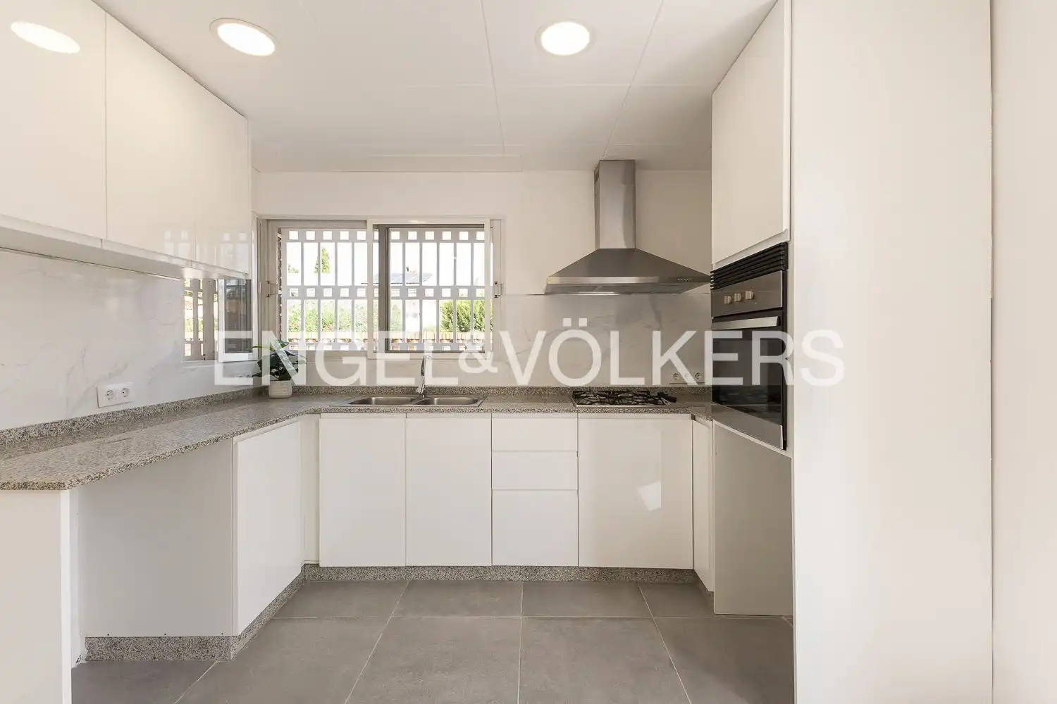 Kitchen of Houses for rent in Rocafort  with Air Conditioner, Heating and Private garden
