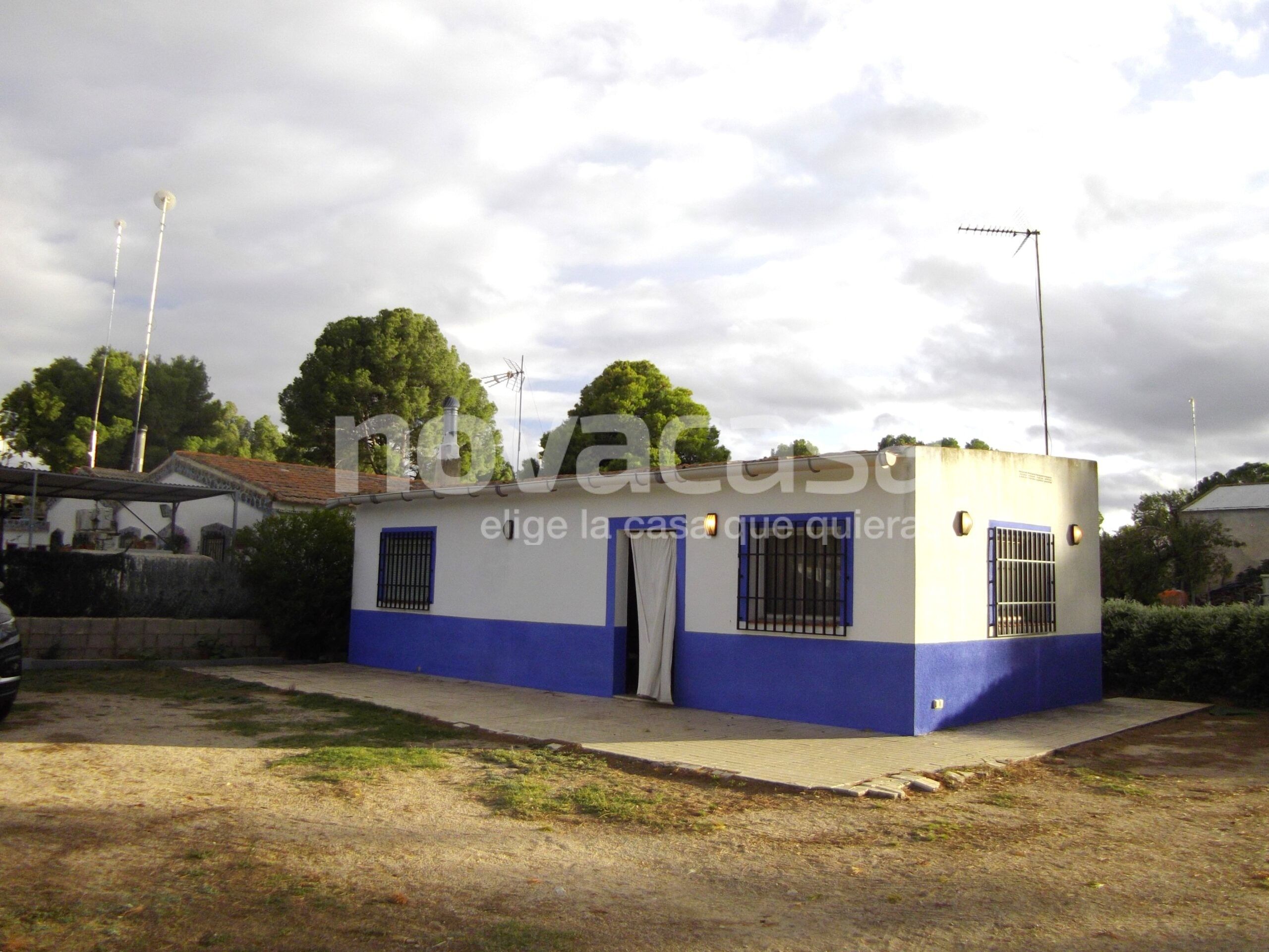 Vista exterior de Finca rústica en venda en  Albacete Capital amb Jardí privat, Traster i Piscina