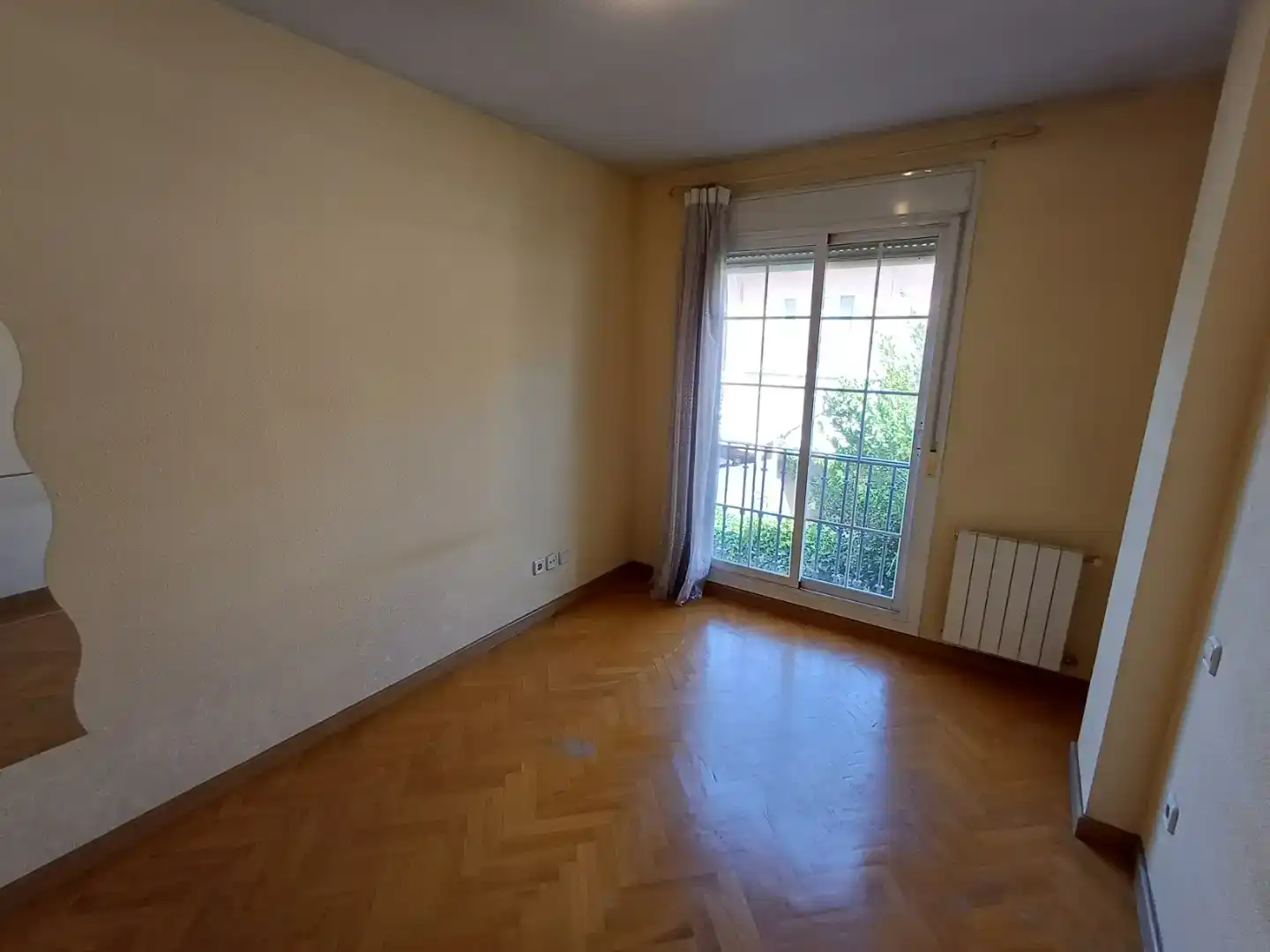 Habitación de Casa o chalet en venta en Alcalá de Henares con Piscina y Balcón