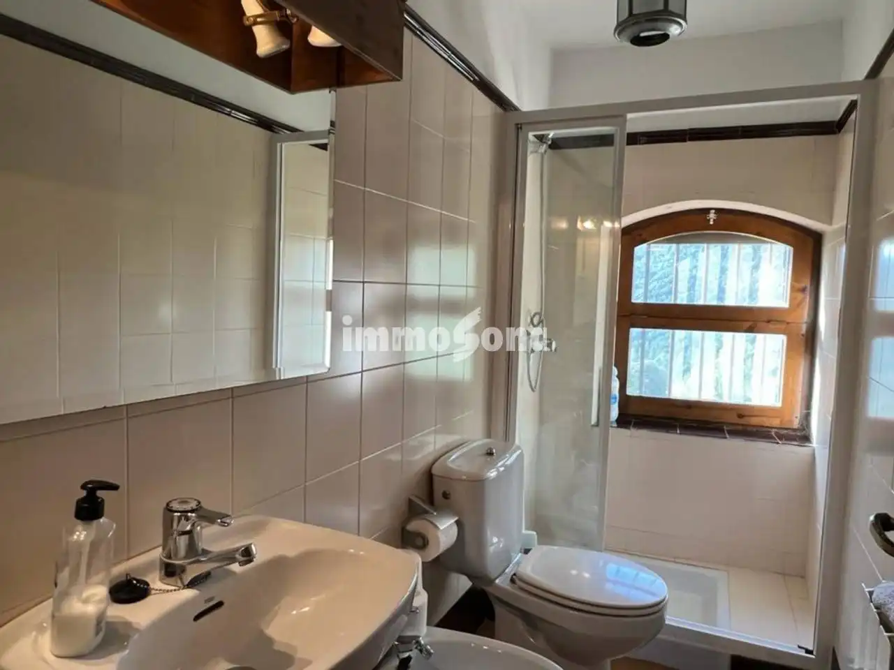 Baño de Finca rústica en venta en Argelaguer con Calefacción, Jardín privado y Terraza