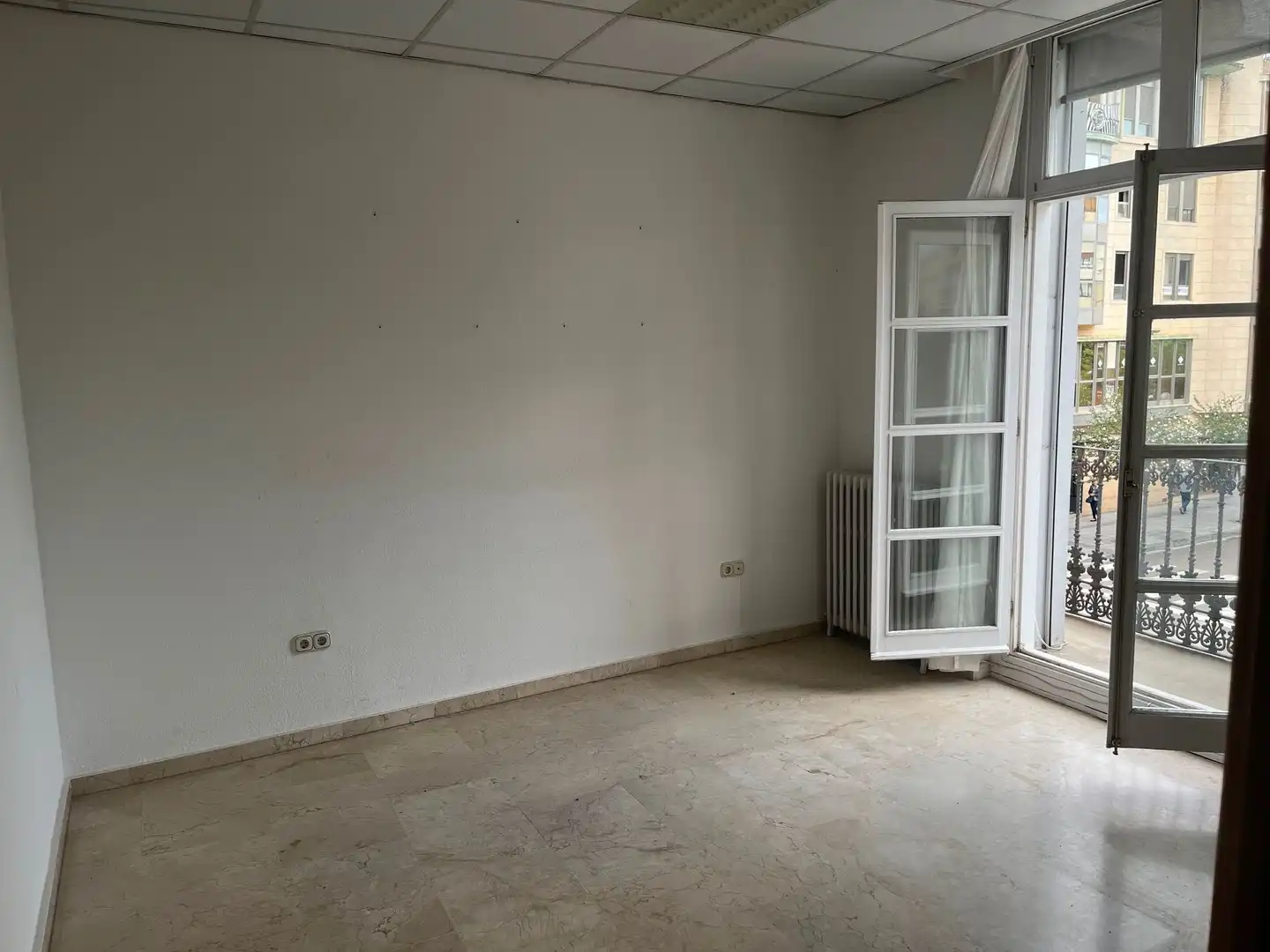 Büro mit Terrasse zur Miete in Plaza Navarra 2, imagen 3