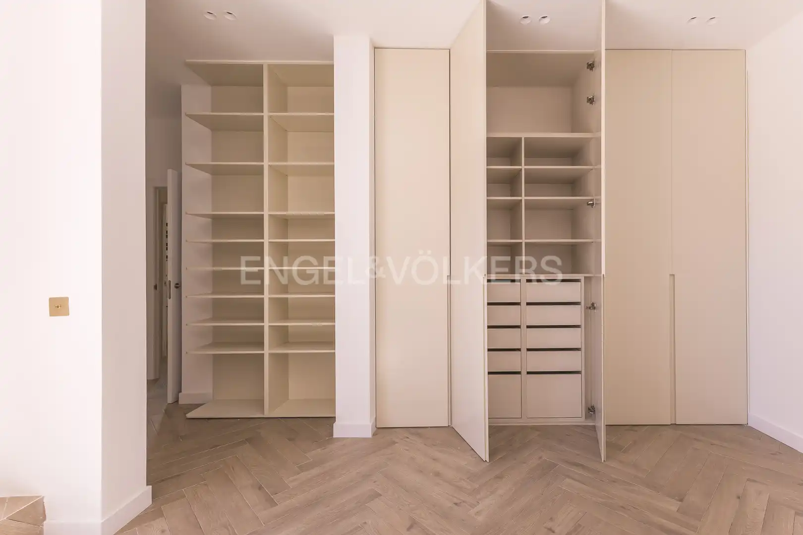 Schlafzimmer von Dachboden zum Verkauf in Madrid mit Klimaanlage, Heizung und Terrasse