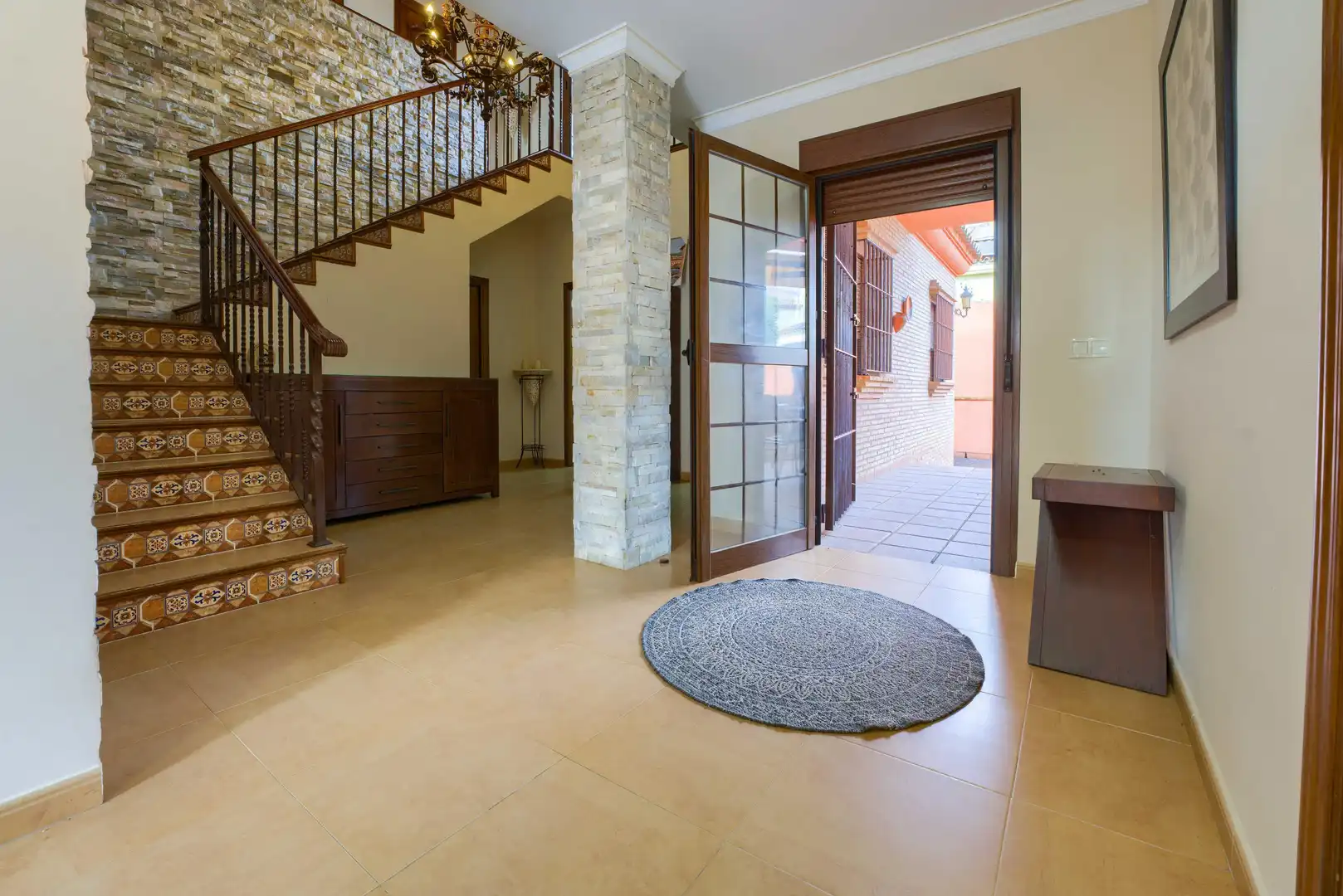Houses for sale in Montequinto  with Air Conditioner, Heating and Private garden