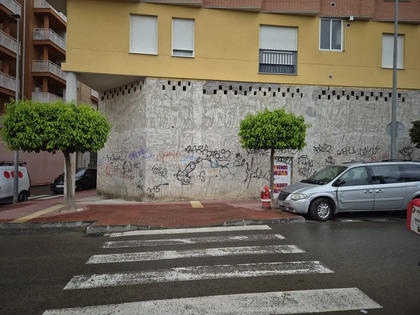 Local comercial de lloguer a Plaza Pepe de la Pequeña 10