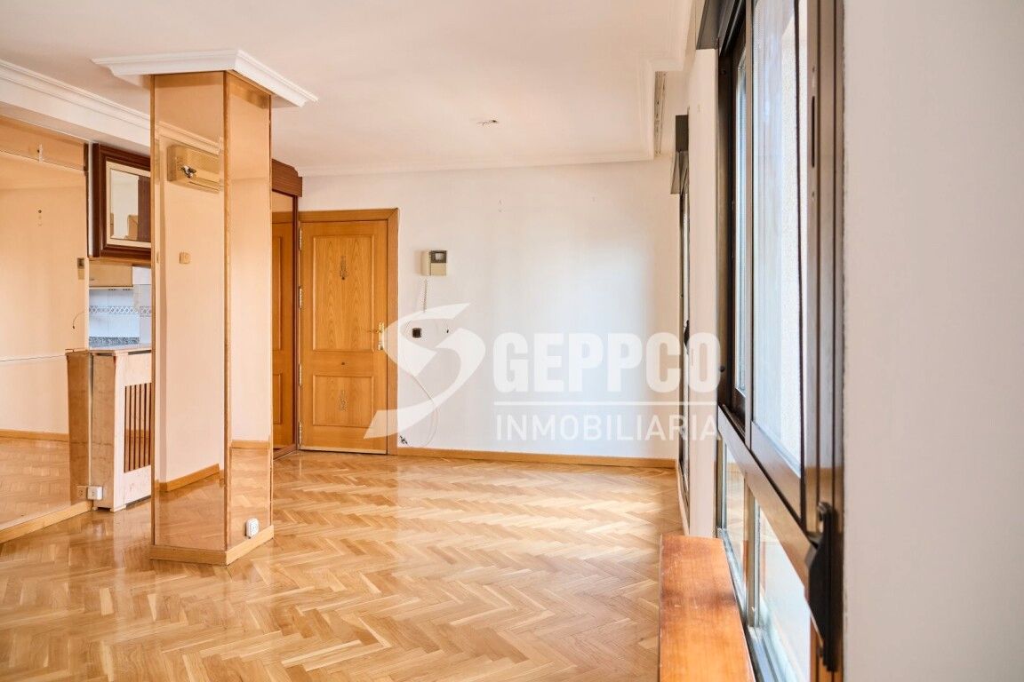 Bedroom of Attic for sale in  Madrid Capital  with Terrace, Storage room and Community pool