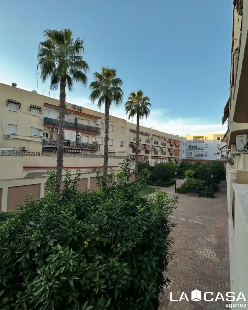 Vista exterior de Piso en venta en Sevilla con Balcón