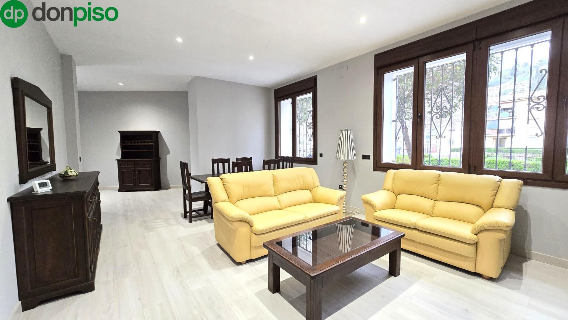 Sala d'estar de Planta baixa de lloguer en  Granada Capital amb Aire condicionat i Traster