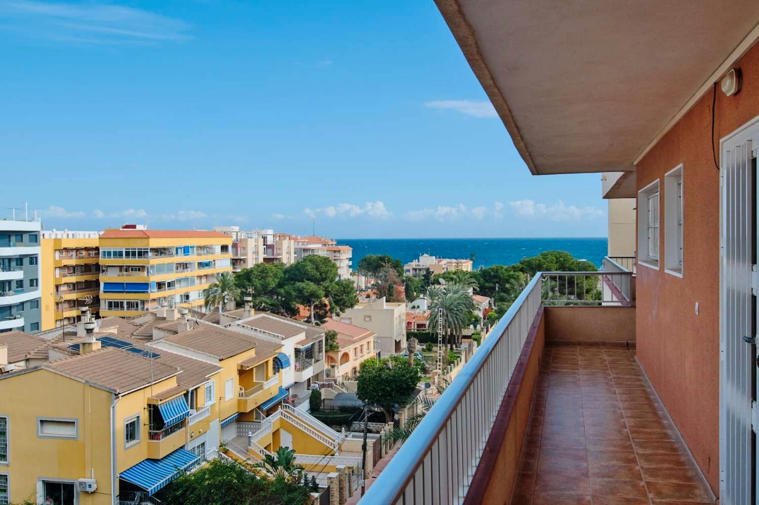 Vista exterior de Apartament en venda en Orihuela amb Terrassa, Piscina i Moblat