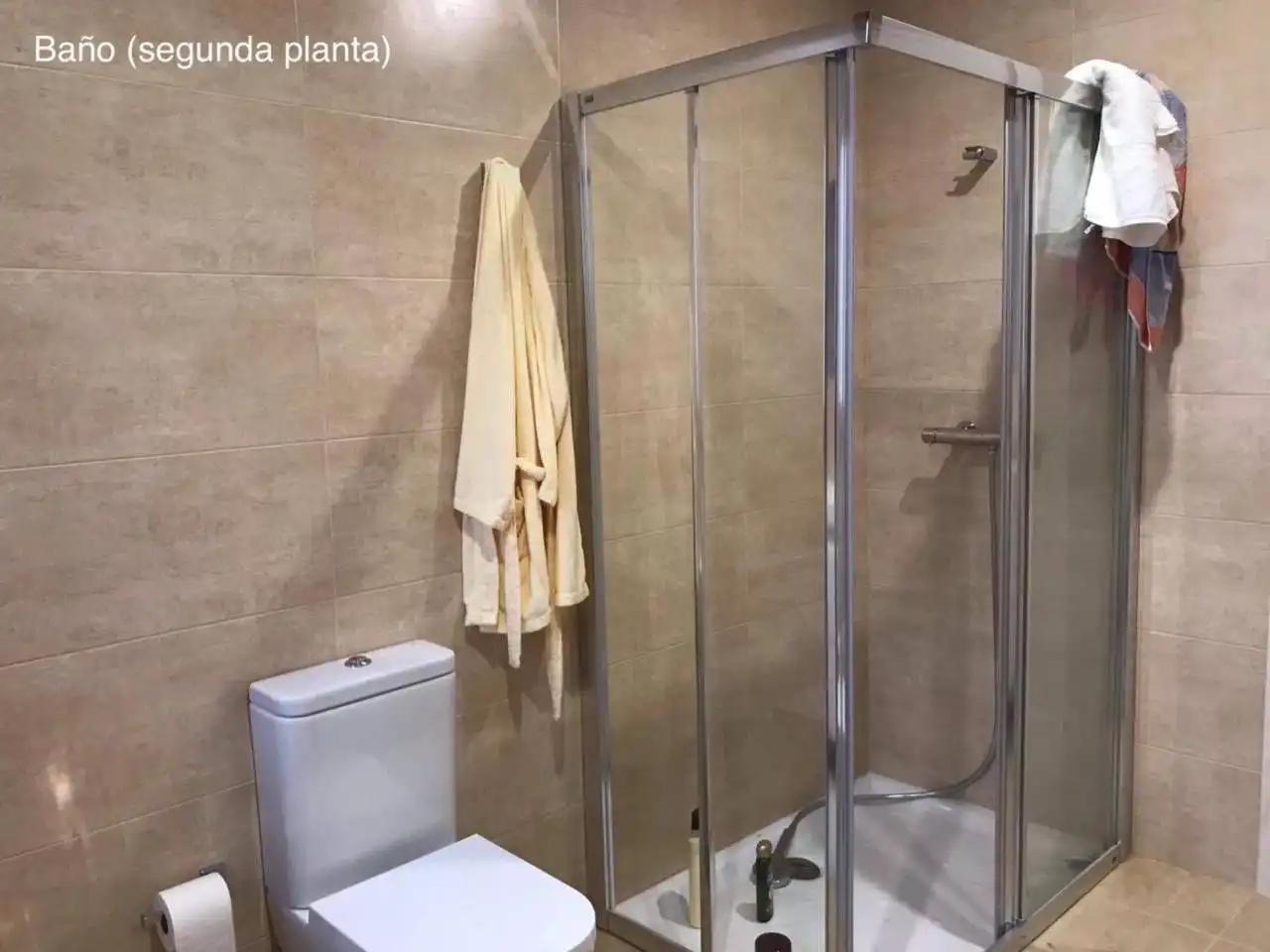 Badezimmer von Haus oder Chalet zum Verkauf in Verín mit Heizung, Privatgarten und Schwimmbad