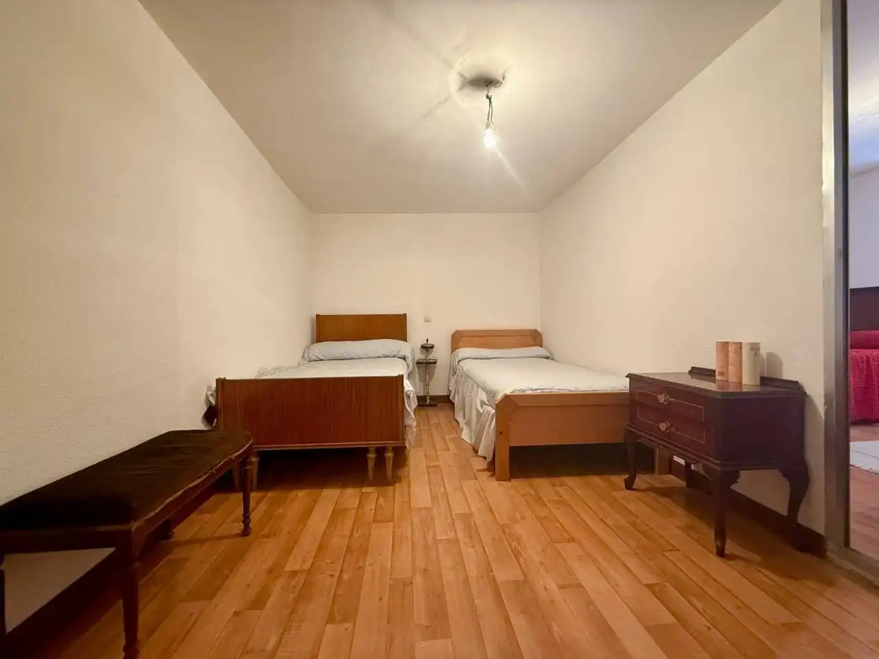 Habitación de Casa o chalet en venta en Villarcayo de Merindad de Castilla la Vieja con Calefacción y Jardín privado