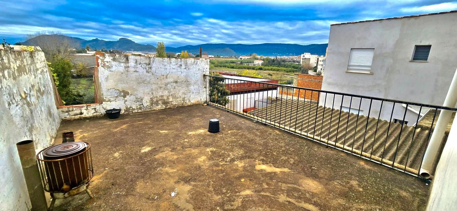 Vista exterior de Pis en venda en L'Alcúdia de Crespins amb Aire condicionat, Jardí privat i Terrassa