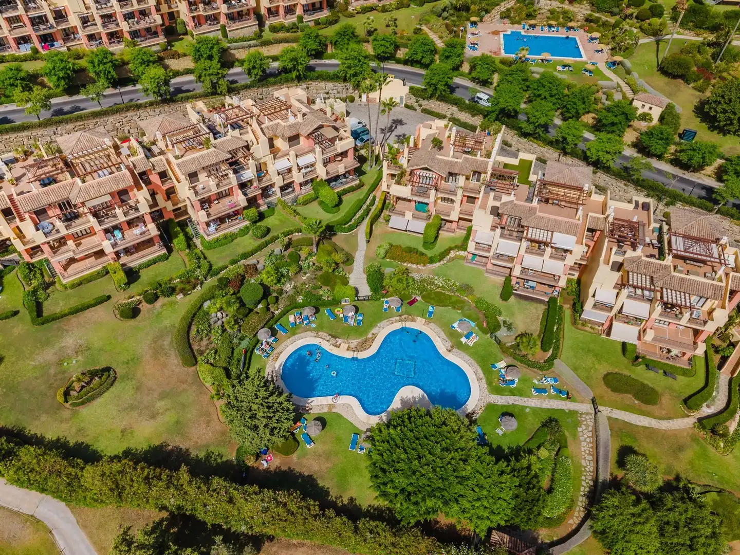 Exterior view of Flat for sale in Benahavís  with Air Conditioner, Terrace and Alarm