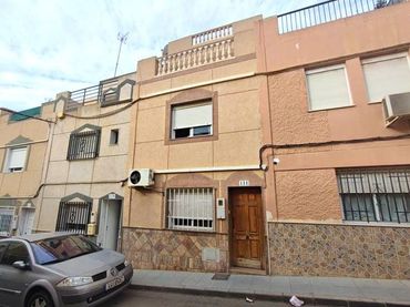 Apartment for sale in Calle SIERRA BACARES