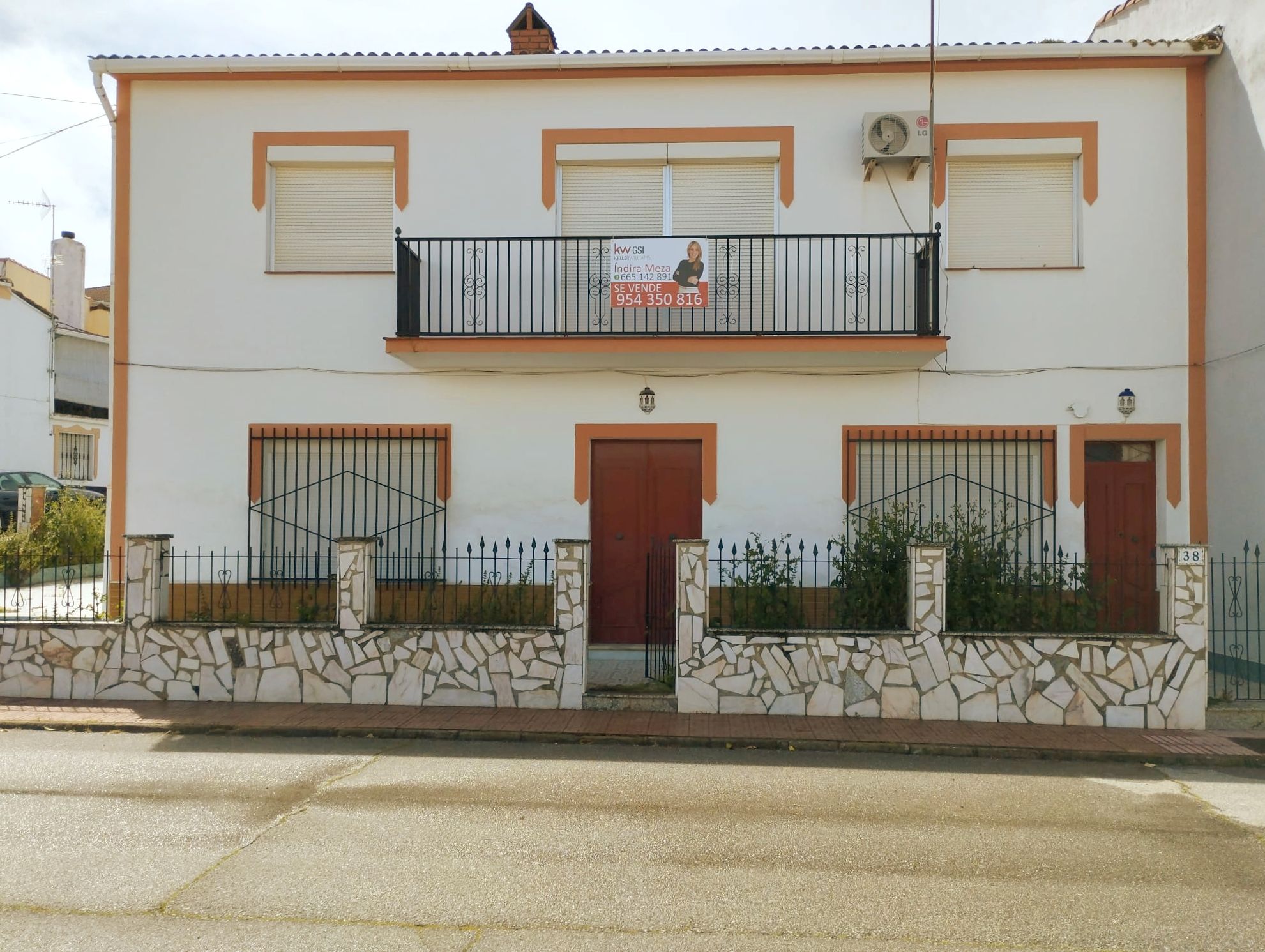 Exterior view of House or chalet for sale in Monesterio