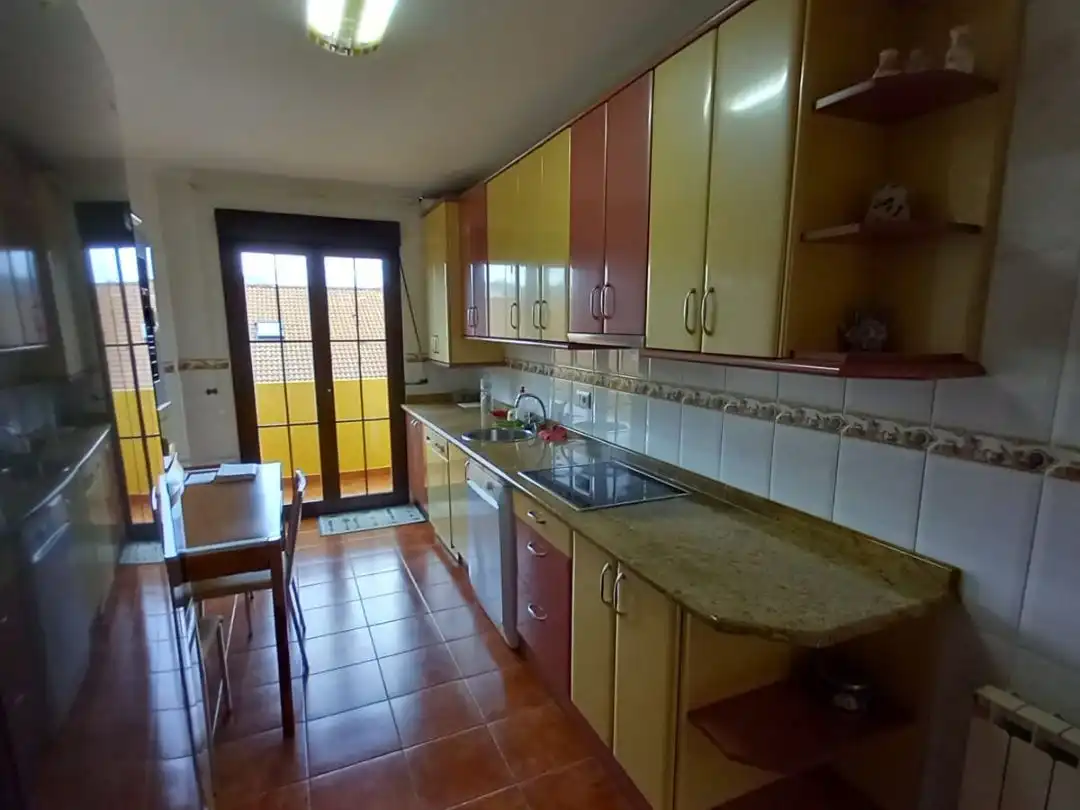 Cuina de Dúplex en venda en Piélagos amb Terrassa i Balcó