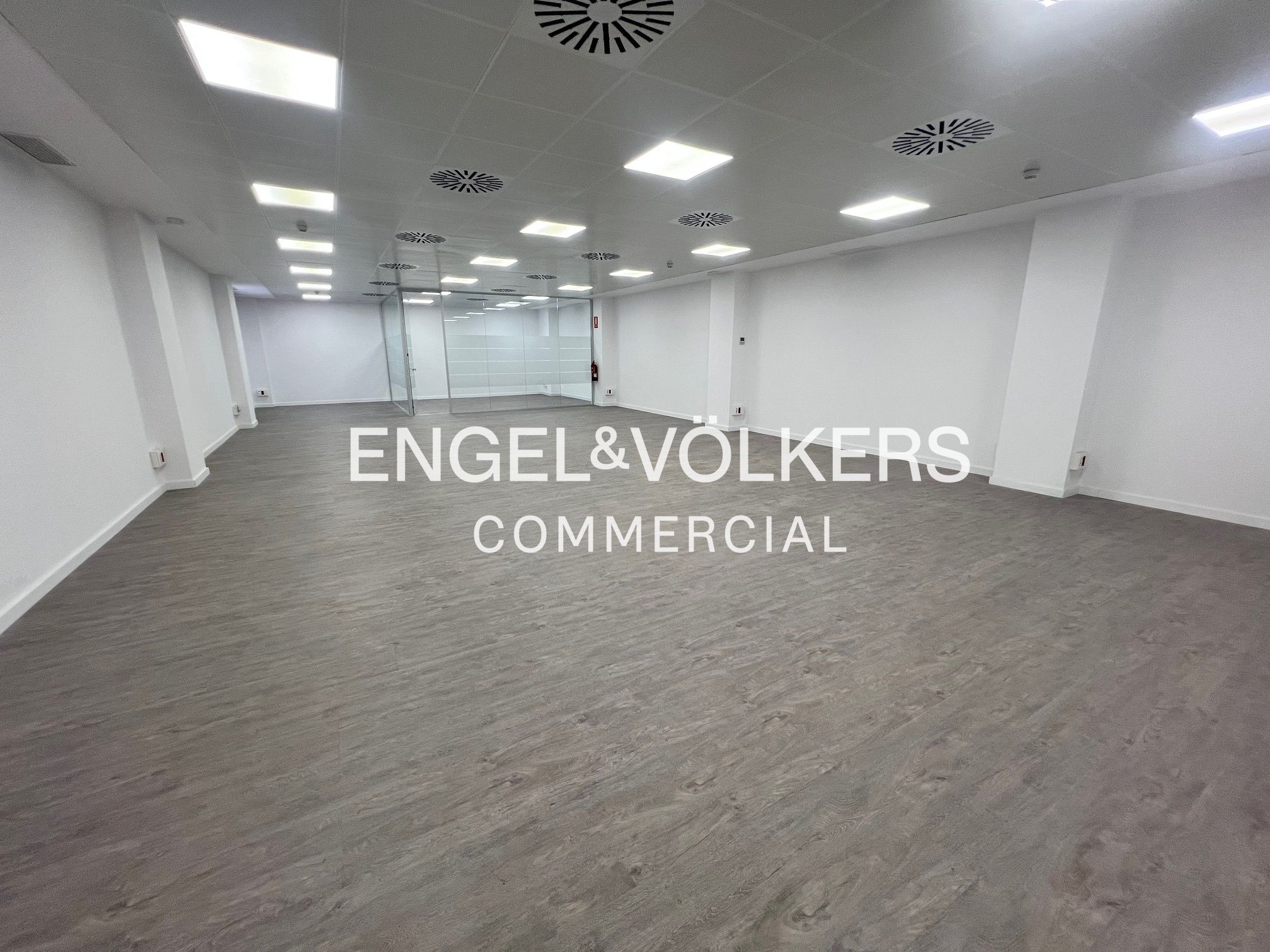Oficina de lloguer en Esplugues de Llobregat amb Aire condicionat