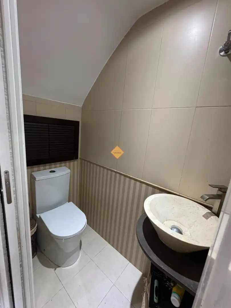 Bathroom of Duplexes for rent in Burjassot  with Air Conditioner and Furnished