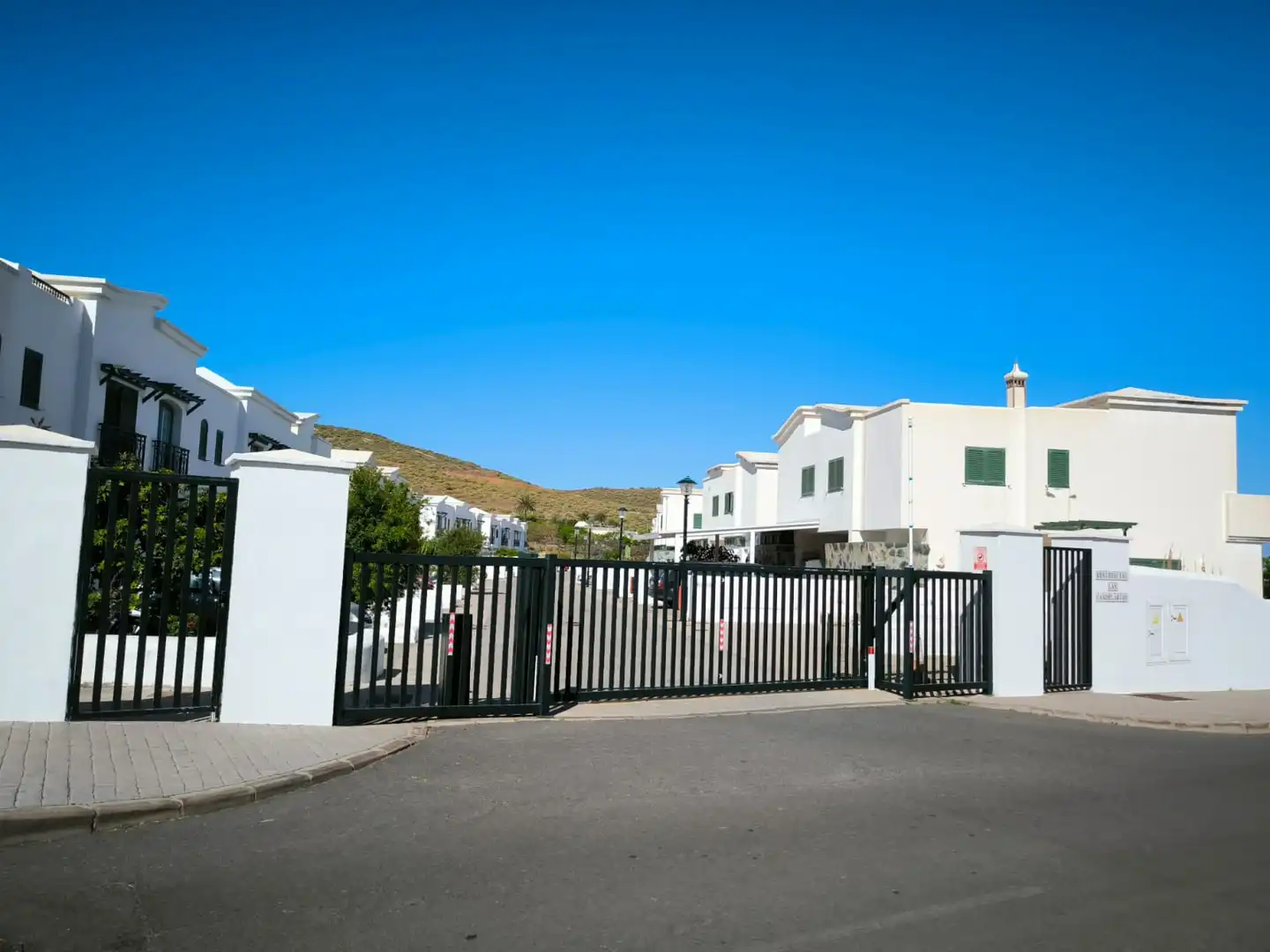 Vista exterior de Casa o xalet en venda en Agaete amb Jardí privat, Terrassa i Moblat