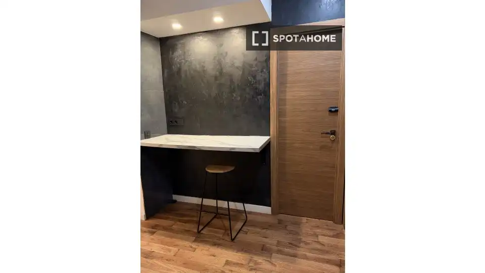 Bedroom of Flat for rent in Madrid  with Air Conditioner, Heating and Furnished