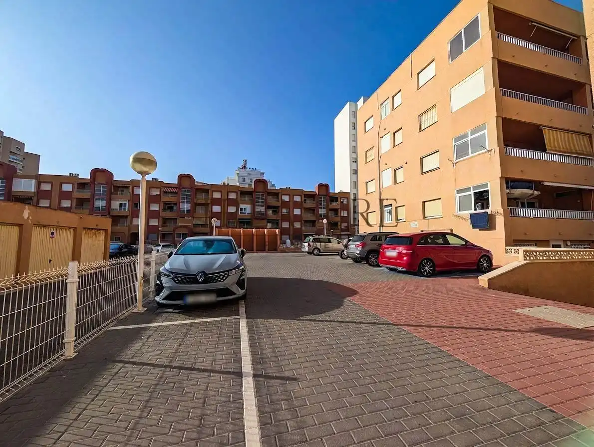 Aparcament de Planta baixa en venda en La Manga del Mar Menor amb Moblat