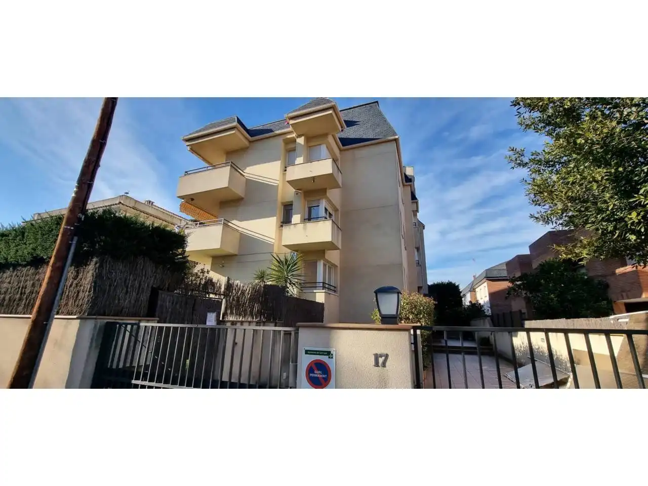 Exterior view of Flat for rent in Sant Cugat del Vallès  with Heating, Parquet flooring and Alarm