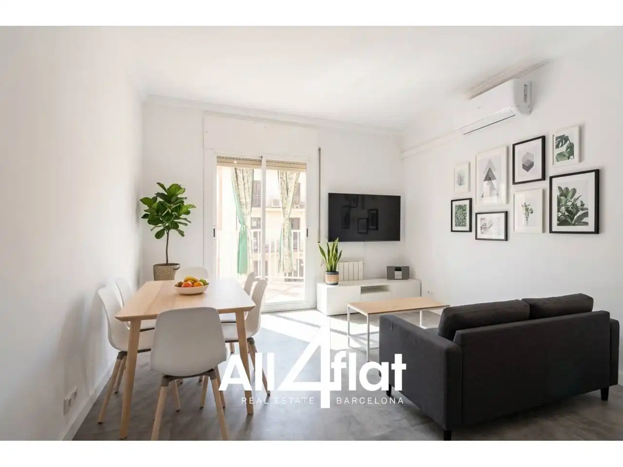 Flat with terrace for sale in Calle Rosselló, imagen 6