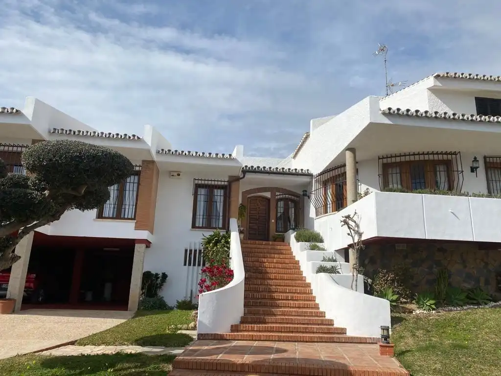 Villa mit Pool zum Verkauf in Churriana, imagen 2