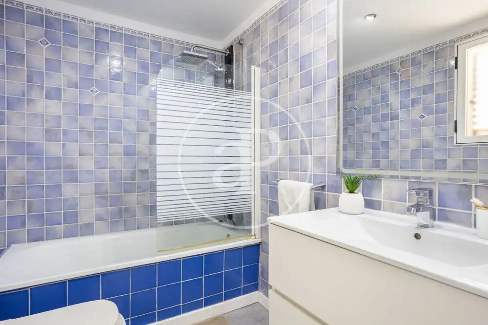 Penthouse with terrace to rent in Av. del Port, imagen 30