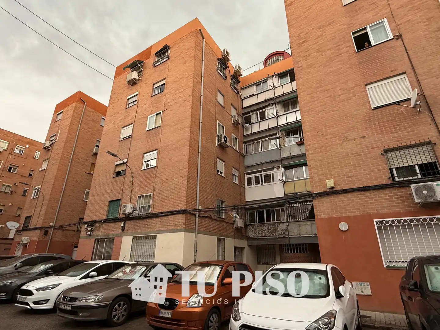 Vista exterior de Pis en venda en Madrid amb Calefacció