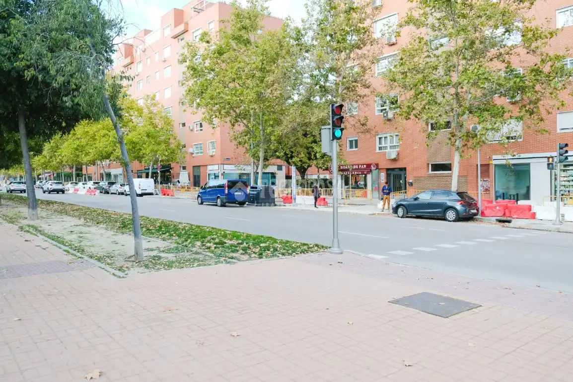 Exterior view of Commercial properties for sale in Madrid  with Air Conditioner and Terrace