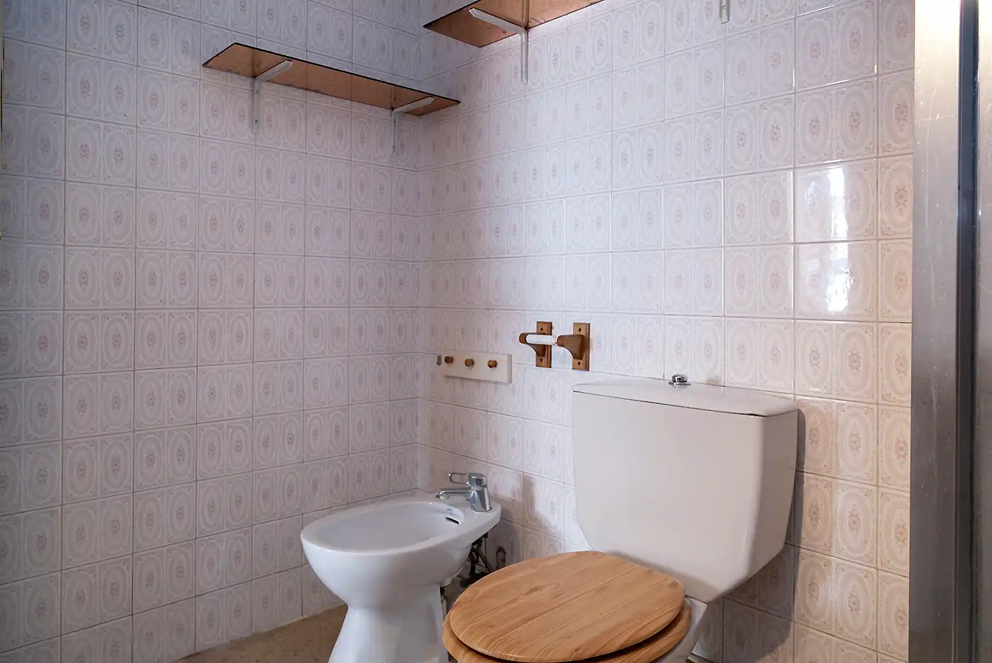 Baño de Piso en venta en Barcelona con Balcón y Alarma