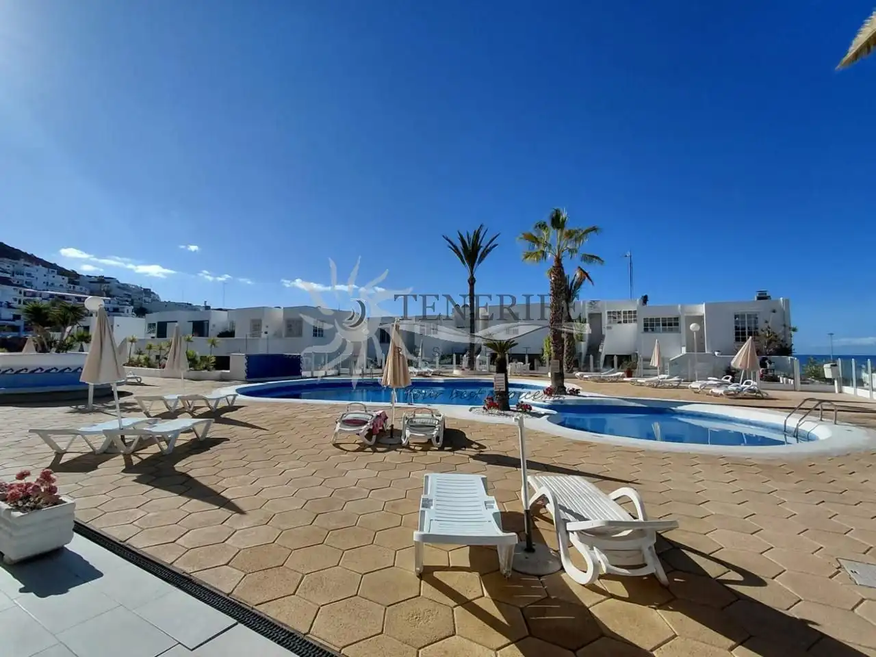 Vista exterior de Planta baja en venta en Arona con Aire acondicionado, Terraza y Amueblado